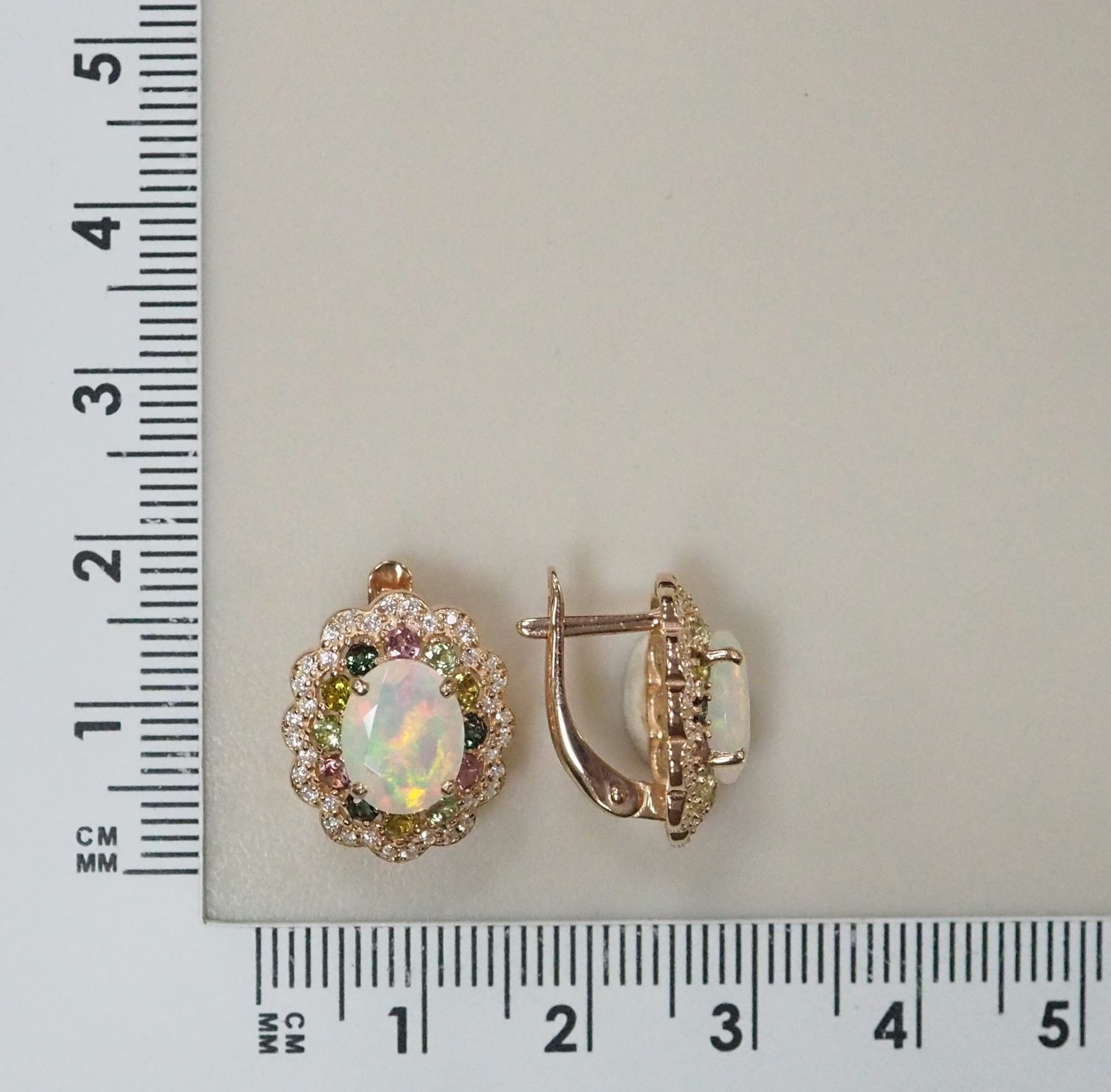 Серебряные серьги с опалами